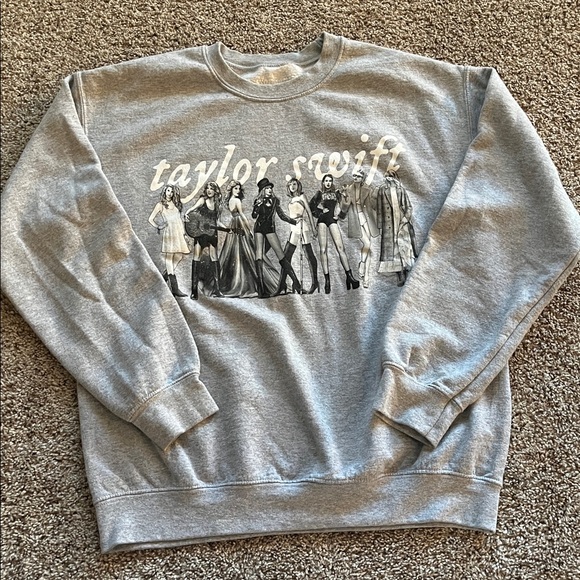 Taylor Swift Eras LIMITED EDITION RARE Heather Gray Crew Neck medium - Picture 1 of 2
